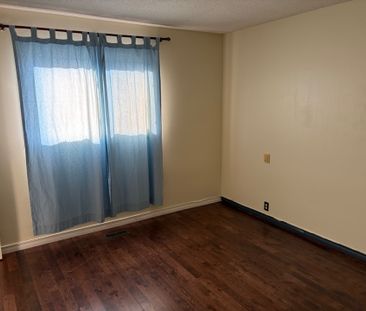 For Lease - 5 Cottonwood Court, Markham, Ontario - Photo 3