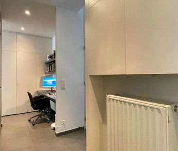 Uitzonderlijk (loft-)appartement met groot terras van 50 m2. - Photo 1