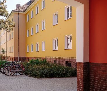 Großes Zimmer 17,47 m² mit Balkon innerhalb einer 3er-WG // 2.OG li... - Photo 1