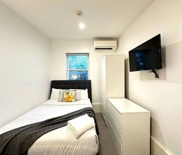 Private Room Walk to North Sydney Station and Greenwood Plaza in 8 Min - Photo 4