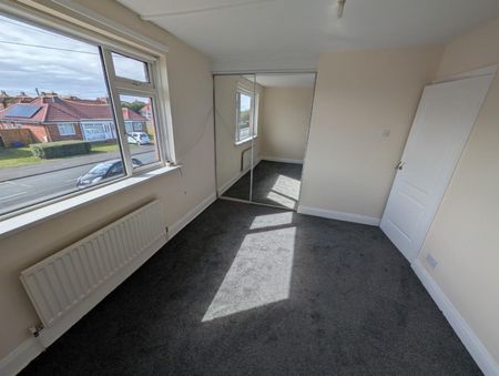 2 bedroom House To Let Total Size: 689 SQ FT - Photo 3