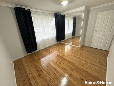 Renovated in prime location! - Photo 4