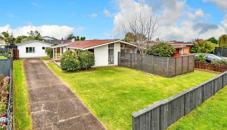 Light-Filled Family Home with Entertainers’ Deck a - Photo 3