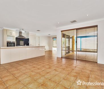 Centrally Located Family Haven ! - Photo 4