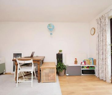 Ocean present this well positioned 2 bedroom house on Angers Road, ... - Photo 4
