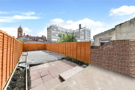 3 bedroom terraced house to rent - Photo 4