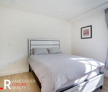Duplex in Vancouver West Side, BC - Photo 5