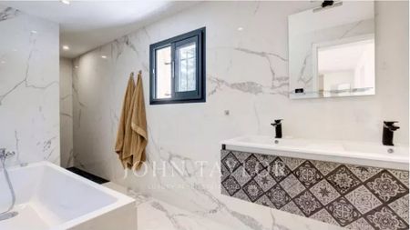 Maison à louer Valbonne, Cote d'Azur, France7 000 EUR / Mois - Photo 5