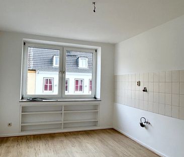 Vollständig renovierte 2,5-Raum-Wohnung mit Balkon zur Miete in zentraler Lage von Recklinghausen - Foto 2