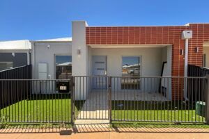 Byford 3-Bed Low-Maintenance Home - Photo 3