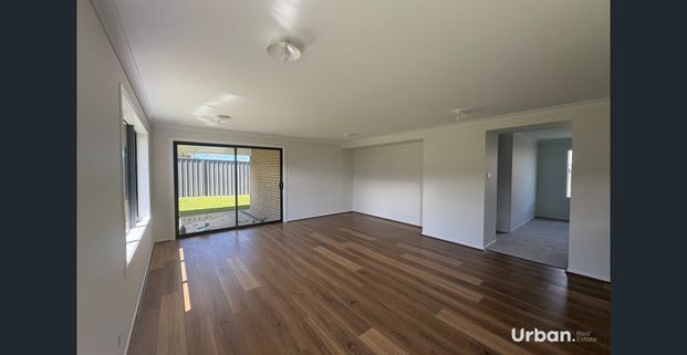 Light-Filled Luxury Four bedroom home in Lochinvar. - Photo 1