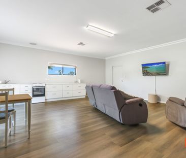 2 Bedroom Fully Furnished Attached Duplex – Utilities & Internet In... - Photo 2