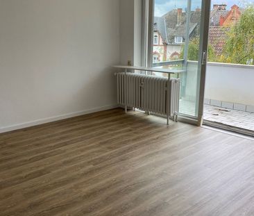 Walluf: Helle 1-Zimmerwohnung mit Balkon sucht neuen Mieter! - Photo 1