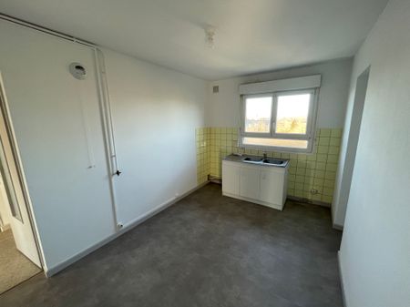Location - Appartement T4 - 74 m² - Montbéliard - Photo 4