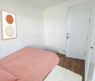Room in a Shared Flat, Stunning Double Room In Kilburn, NW6 - Photo 3