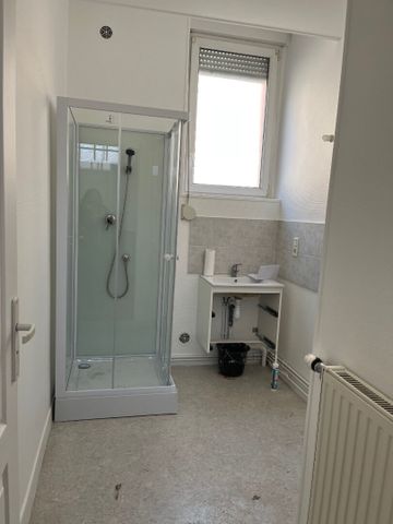 A LOUER APPARTEMENT EN RDC QUARTIER REMICOURT A ST QUENTIN 02100. - Photo 4