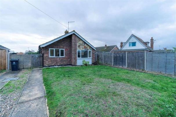 Seymour Road, Jaywick, Clacton-on-sea, CO15 - Photo 1