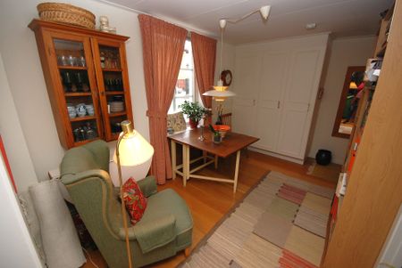 Sala centrum: Mysig trea på bottenvåningen - Photo 5