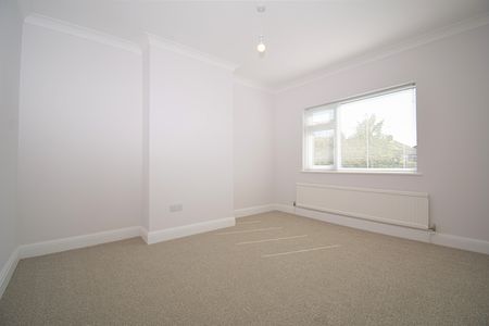 Oliver Road, Shenfield, Brentwood, Essex, CM15 8QD - Photo 5