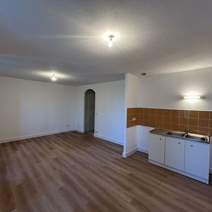 Location Appartement 1 pièce 33m² - Photo 2