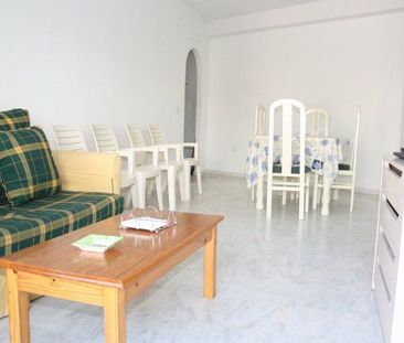 Middle Floor Apartment in Estepona - Photo 4