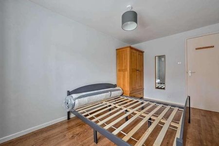 The Mount, Guildford, GU2 - Photo 2