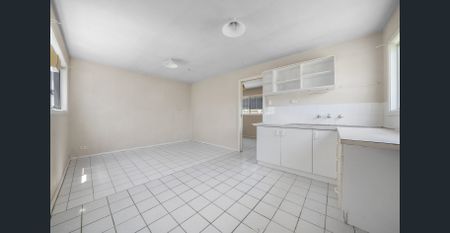 3 Bedroom House With Teenage Retreat - Photo 3