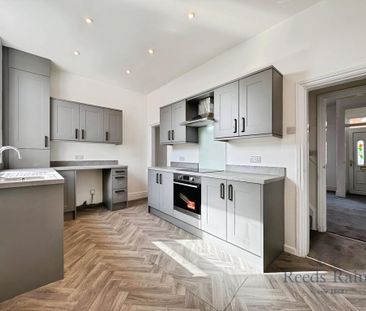 3 bedroom terraced house to rent - Photo 3