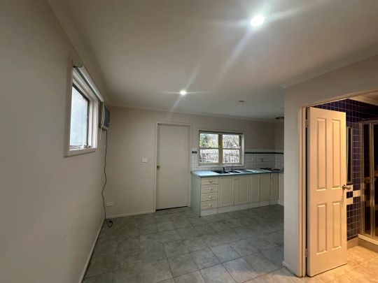 “Rear bungalow in prime location-in the heart of Glenroy!” - Photo 1