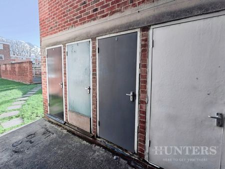 2 bedroom Flat To Let - Photo 5