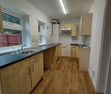 Westfield Place, Yeovil - Photo 2