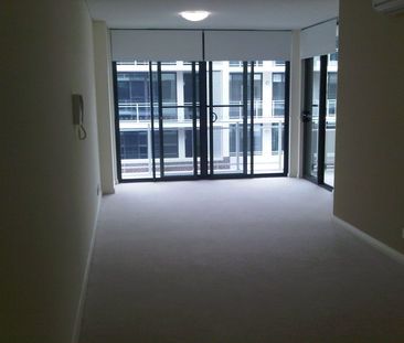 509/27 Hill Road, Wentworth Point - Photo 3