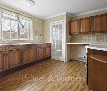 3 bedroom semi-detached house to rent - Photo 4