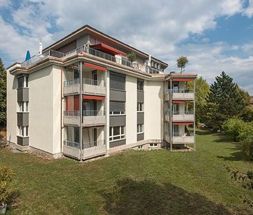 "Heimelige Wohnung mit riesiger Dachterrasse!" - Photo 1