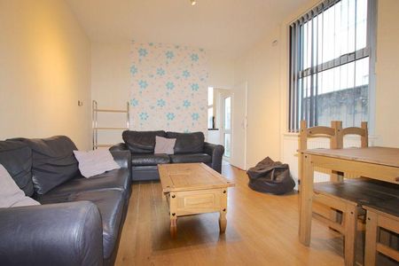 6 bedroom terraced house to rent - Photo 3