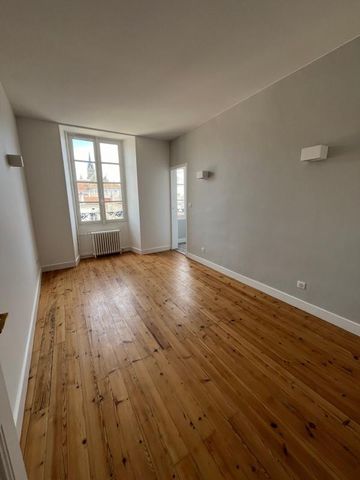 Location Appartement 3 pièces 95m² NIORT 79000 - Photo 4