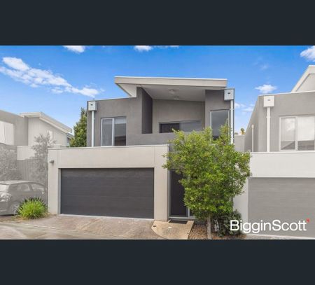 32 Bursaria Crescent, Frankston North, Vic 3200 - Photo 3
