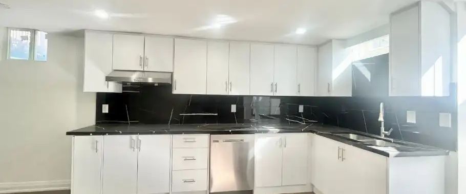 6664 Mockingbird Ln, Mississauga, Ontario L5N 5K2 | 6664 Mockingbird Lane, Mississauga - Photo 1