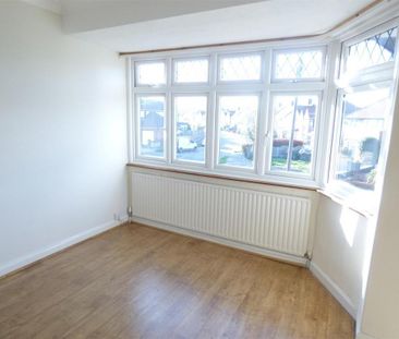 3 bedroom end of terrace house to rent - Photo 1