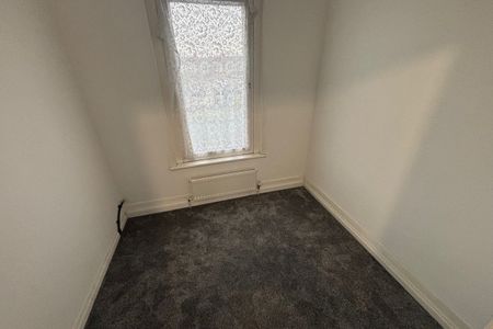 Edinburgh Street, SWINDON - Photo 3