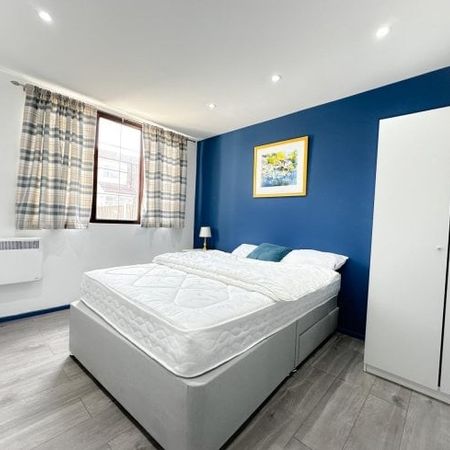 PITSEA, BASILDON - Photo 4