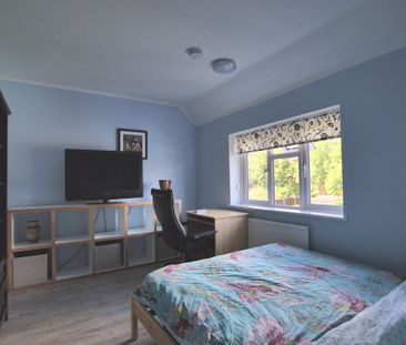 A well presented furnished double bedroom on the first floor in thi... - Photo 2