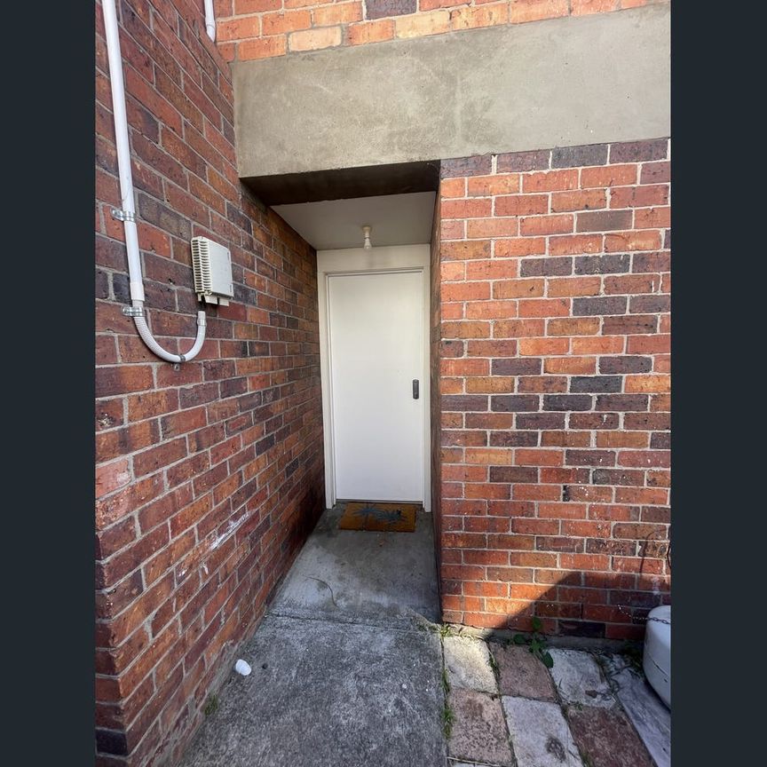 1/1 Bifrons Court, Launceston, Tas 7250 - Photo 1