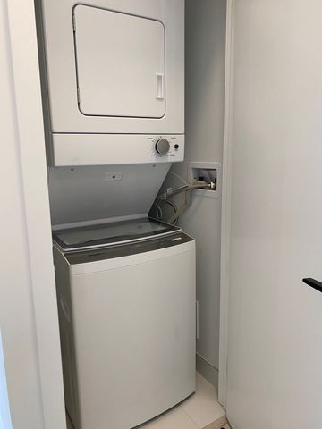 For Lease - 220 Missinnihe Way Unit# 316, Mississauga, Ontario - Photo 4