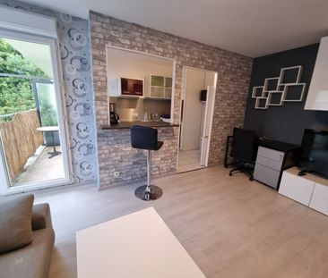 A LOUER - F2 MEUBLÉ + BALCON + PARKING - Photo 2