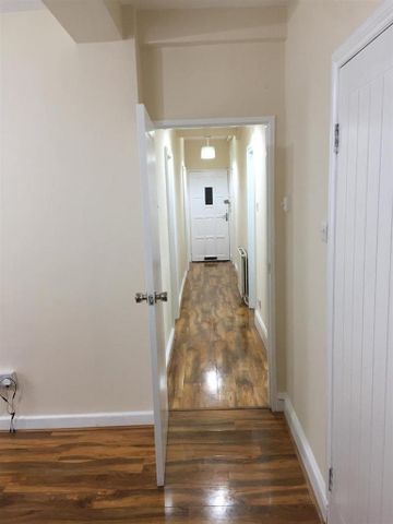 3 bedroom flat to rent - Photo 3