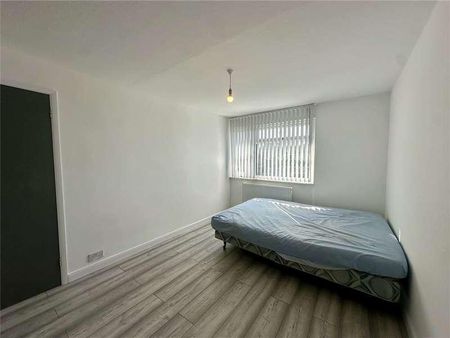 Circuit Lane, Reading, Berkshire, RG30 - Photo 2