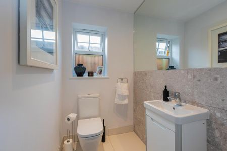 3 bedroom end of terrace house to rent - Photo 4