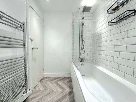 3 bedroom terraced house to rent - Photo 4