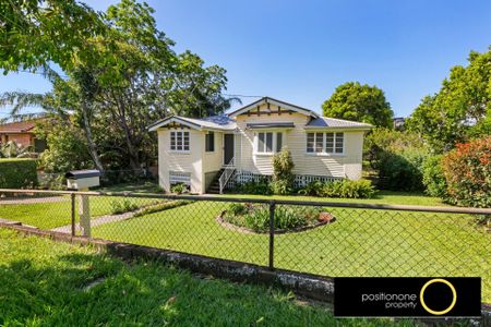Charming Queenslander With Exceptional Space & Lifestyle Convenience - Photo 3